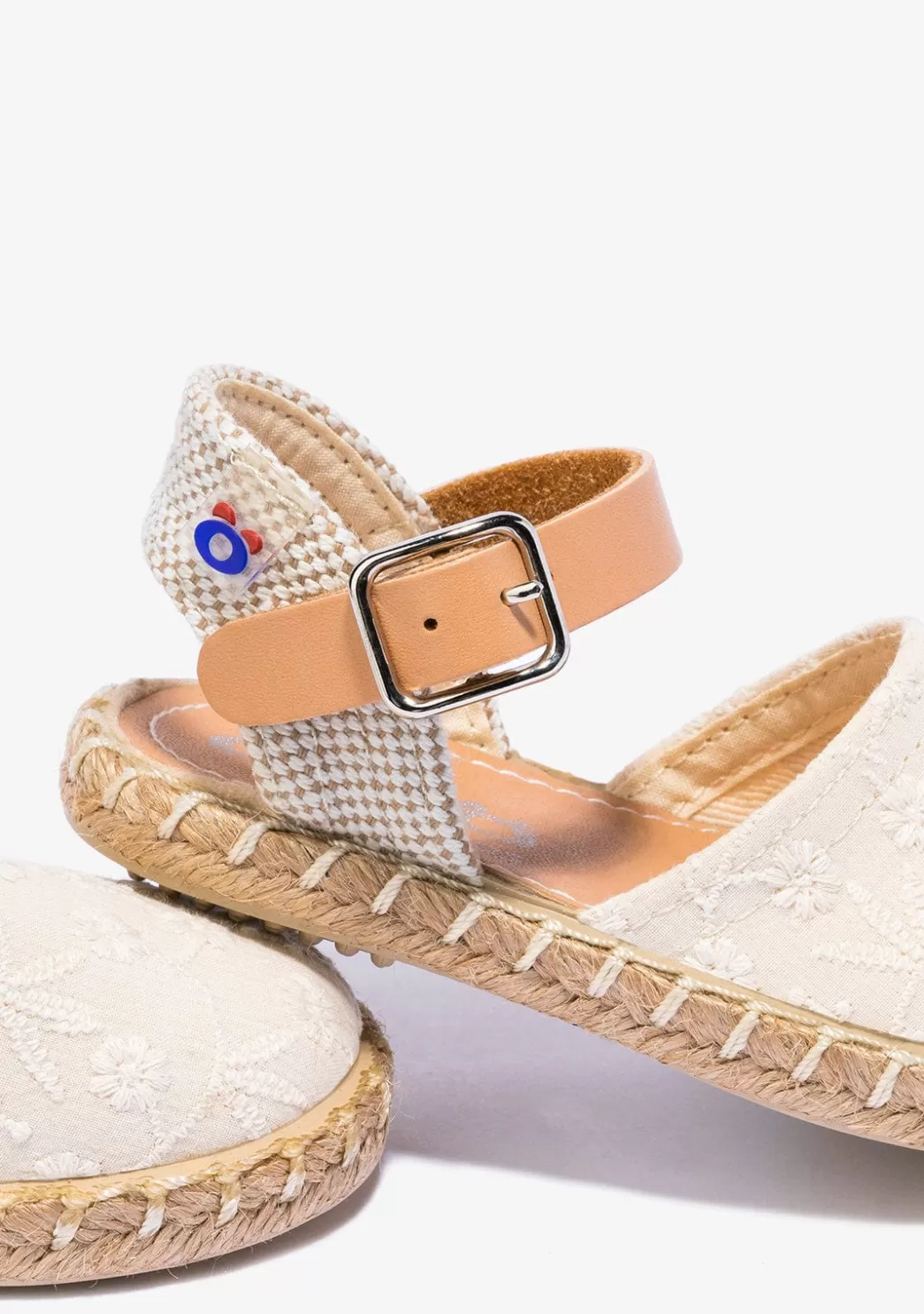 alpargatas_de_beb_bordado_beige_3.webp Discount Alpargatas De Bebé Bordado Beige Alpargatas | Alpargatas