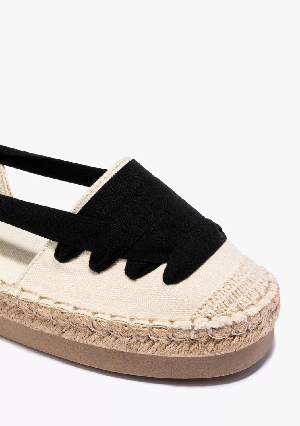 alpargatas_de_nia_con_lazo_lona_beige_bw_3.webp Discount Alpargatas De Niña Con Lazo Lona Beige B&W Alpargatas | Alpargatas