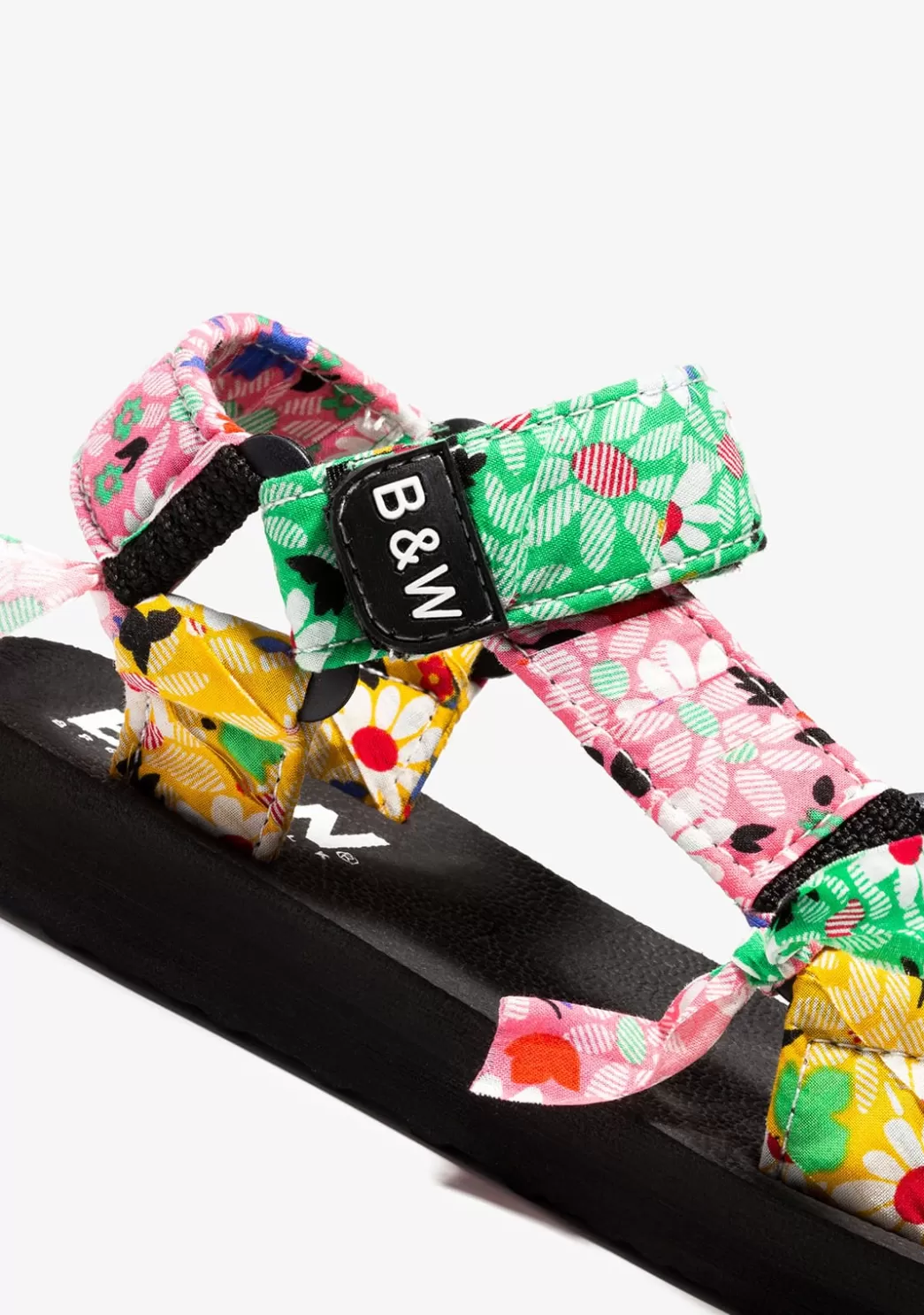 sandalias_de_nia_flores_multicolor_bw_3.webp New Sandalias De Niña Flores Multicolor B&W Sandalias | Sandalias