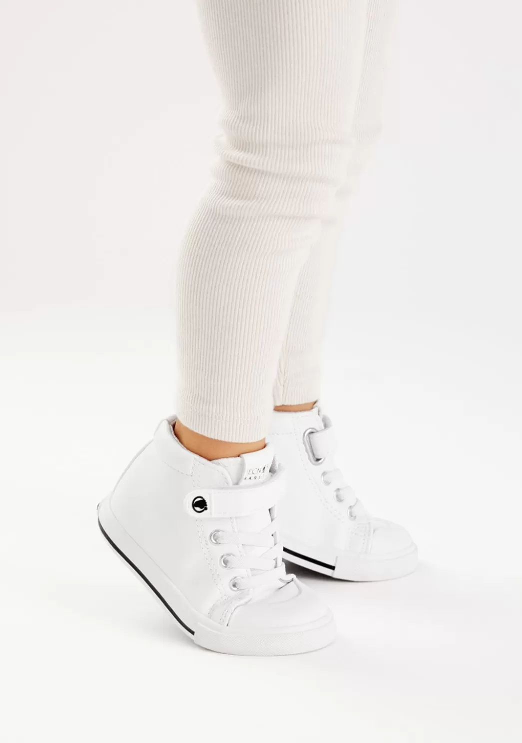 zapatillas_altas_respetuosas_blanco_7.webp Outlet Zapatillas Altas Respetuosas Blanco Zapatillas | Primeros Pasos - Respetuoso