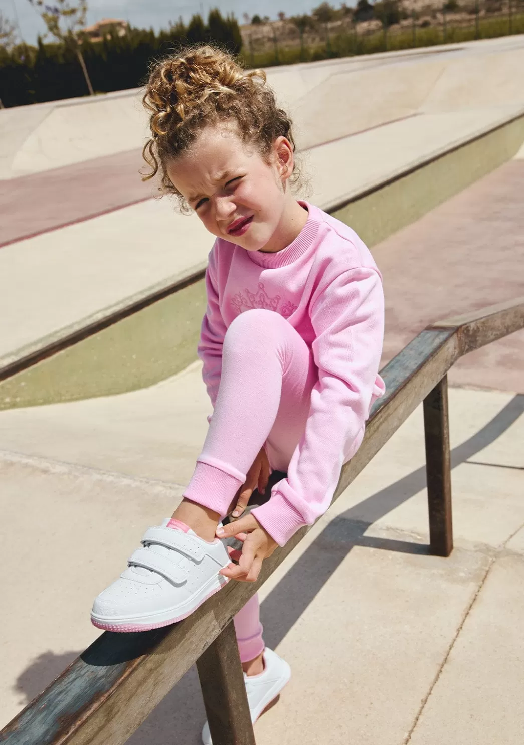 zapatillas_unisex_blanco__rosa_5.webp Cheap Zapatillas Unisex Blanco / Rosa Zapatillas | Colegiales